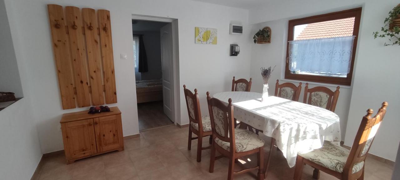 Andrea Vendeghaz Villa Egerszolat Luaran gambar